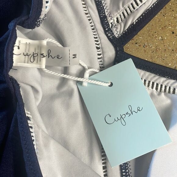 NEW Cupshe Navy blue one piece swimsuit with white embroidered trim sz M - Picture 6 of 8